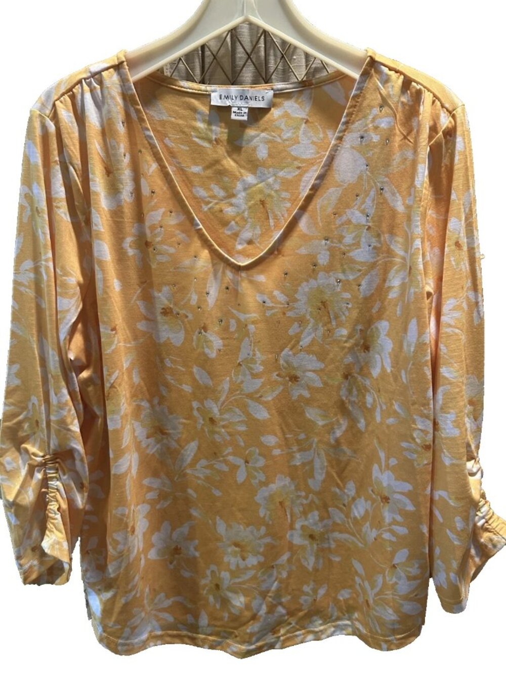 Share Emily Daniels Yellow Floral Ladies Top w/rhinestones size XL